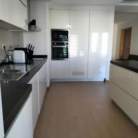 Modern Rocha Prime Flat