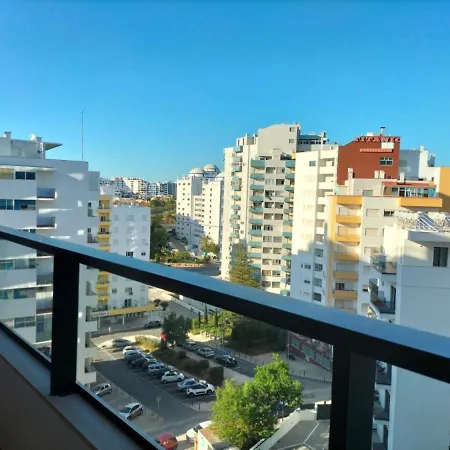 Modern Rocha Prime Flat